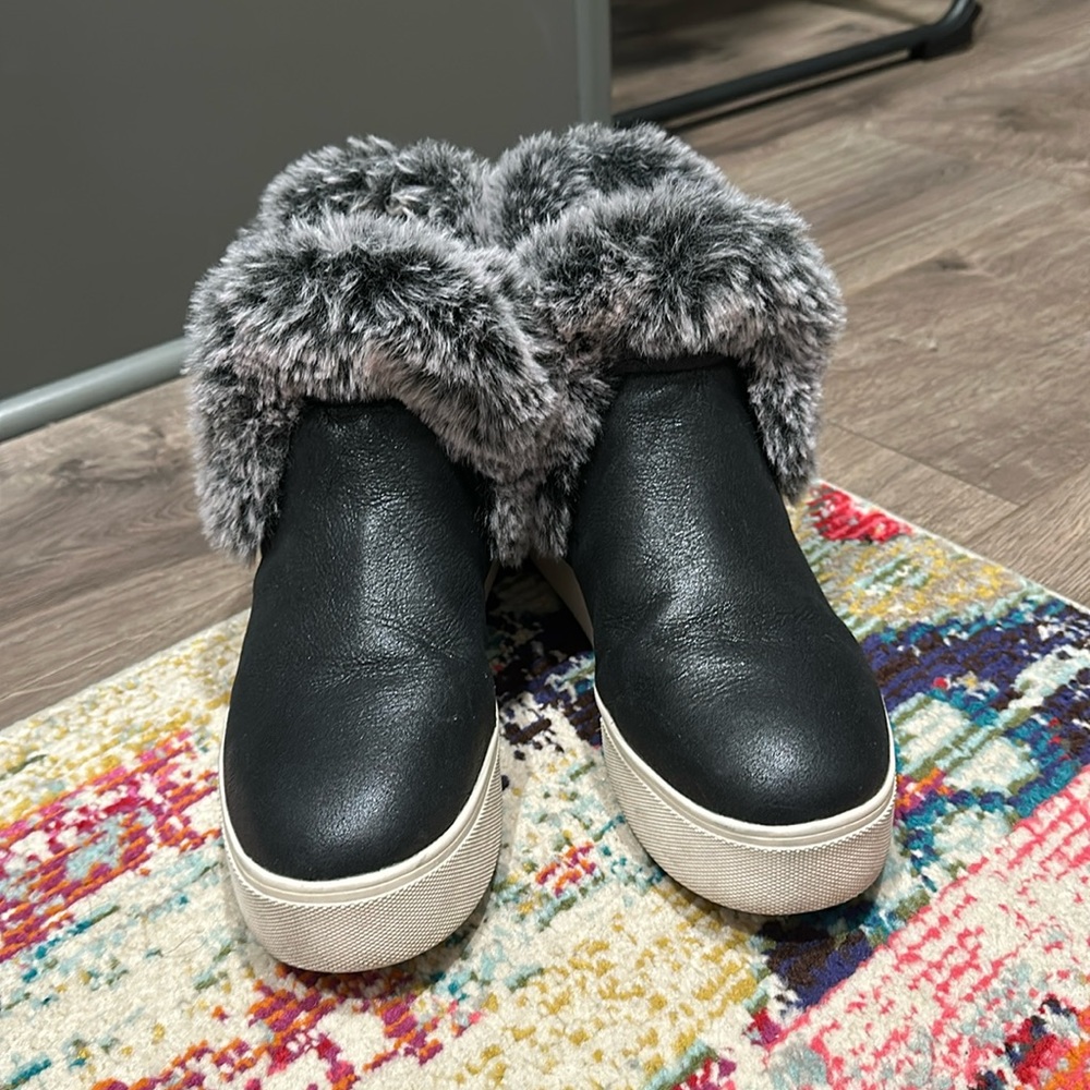 J Slides Black Wedges
